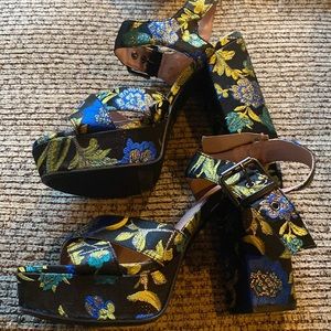 Circus by Sam Edelman gorgeous platforms